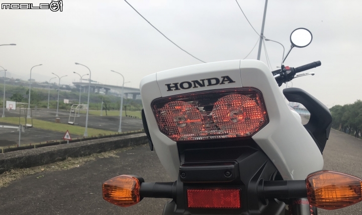 2018 CB400 SF ABS (3/26新增原廠中柱、原廠方型後視鏡）
