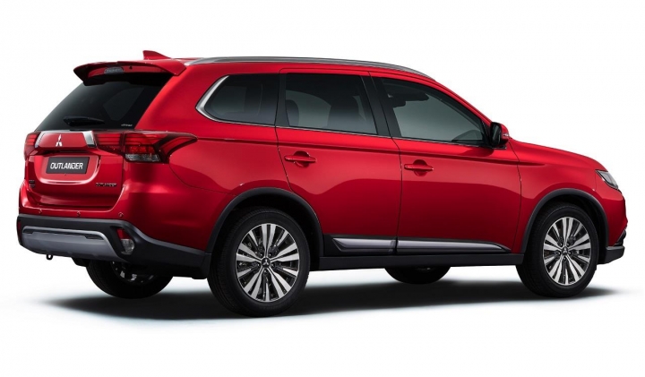 2018/3/6日內瓦車展將發表小改款OUTLANDER/PHEV