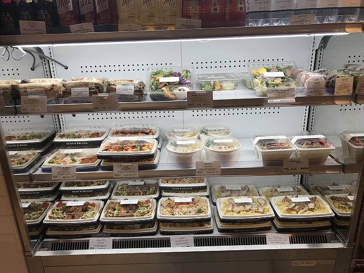 DEAN & DELUCA Café Echika表參道，品味來自紐約的生活飲食概念。