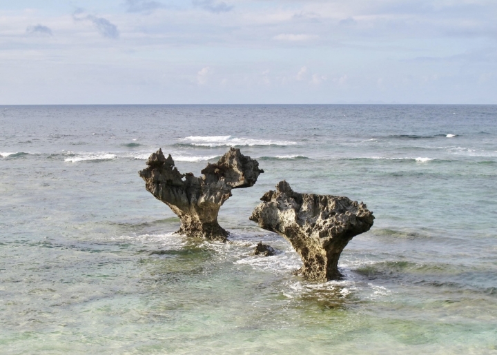 【Okinawa.走跳】古宇利島大啖海鮮丼、心型岩與百年古家大家美味Agu豬