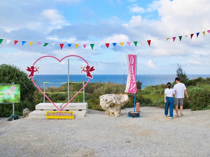 【Okinawa.走跳】古宇利島大啖海鮮丼、心型岩與百年古家大家美味Agu豬