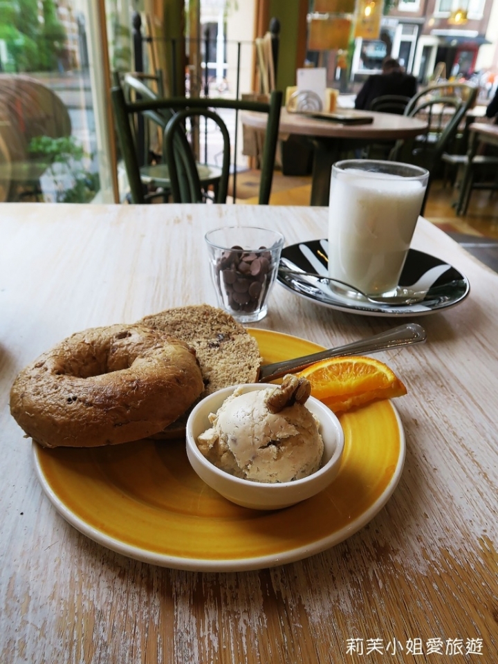 [美食] 荷蘭連鎖早餐貝果咖啡館 Bagels and Beans