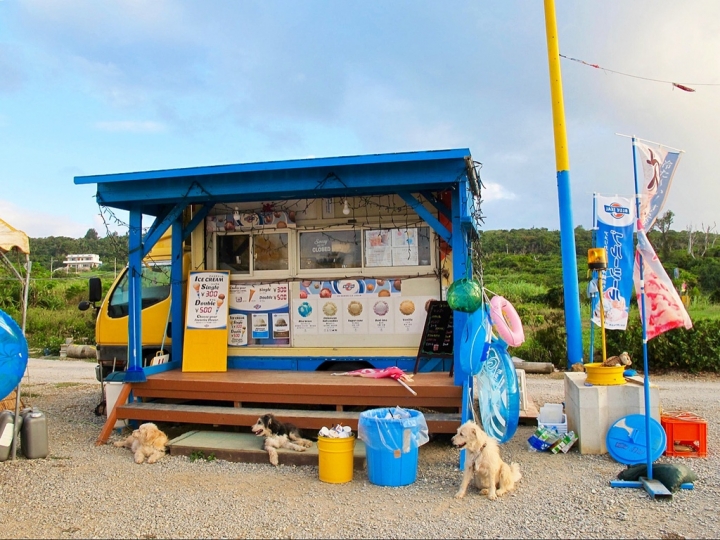 【Okinawa.走跳】古宇利島大啖海鮮丼、心型岩與百年古家大家美味Agu豬
