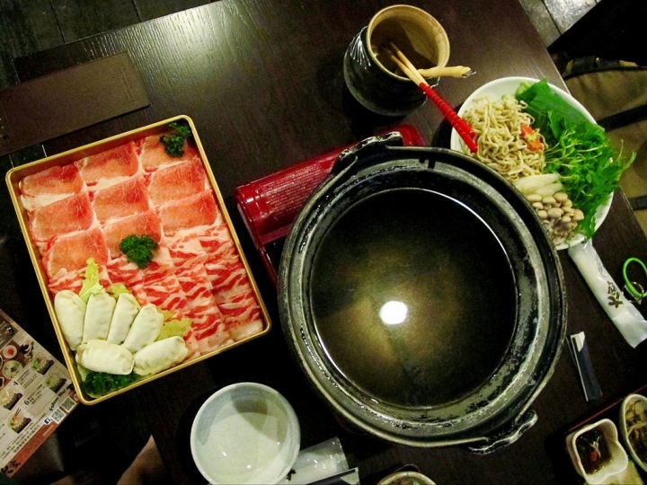 【Okinawa.走跳】古宇利島大啖海鮮丼、心型岩與百年古家大家美味Agu豬