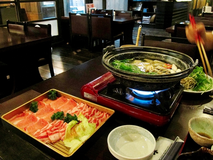 【Okinawa.走跳】古宇利島大啖海鮮丼、心型岩與百年古家大家美味Agu豬
