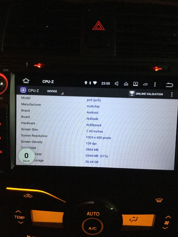 買了一台八核心的車機?
