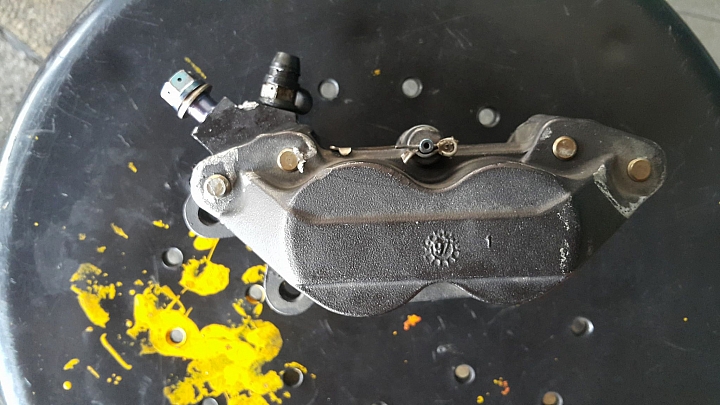 請問這是正版的brembo嗎? 請求高手