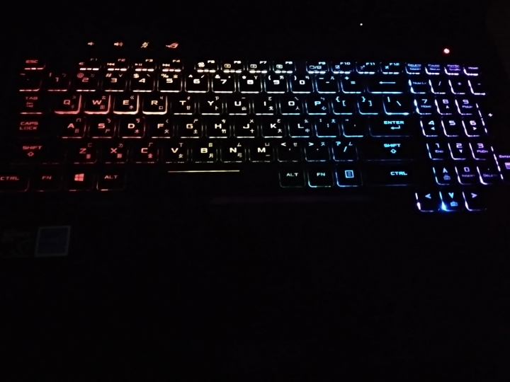 平民英雄ROG Strix Hero Edition開箱 圖多慎入