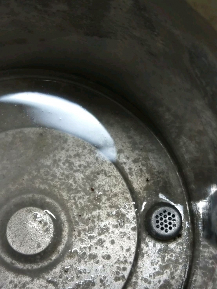 熱水瓶裡面這種東西，用檸檬酸來浸泡，可以輕易刷洗嗎？