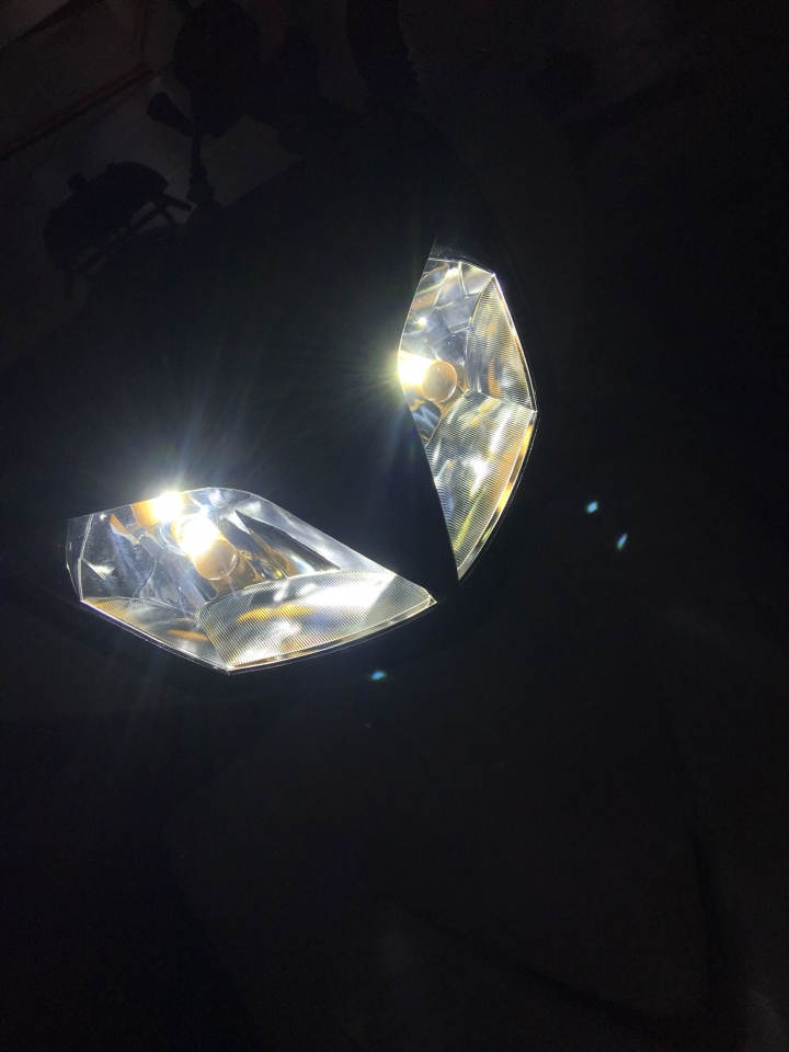 04化油GTR 換新燈殼 順便換LED頭燈 總算前途一片光明