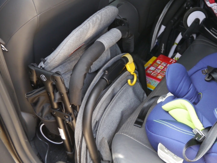 二寶家庭小車空間解決方案 PERO  Luce90 ISOFIX 安全座椅  Petalo 秒收推車(符合登機尺寸) 上篇 緣起與推車介紹(下篇安全座椅與總結待續)