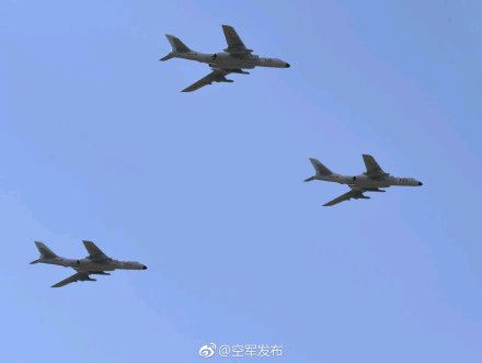 共機轟炸機群，跨區遠征