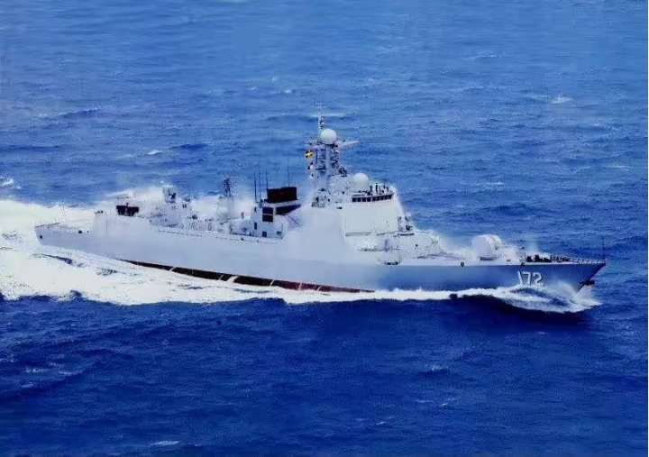2020年這一關鍵節點，中國海軍就至少會擁有30艘054A、20艘052C/D、6艘055大驅、2艘常規動力航母。