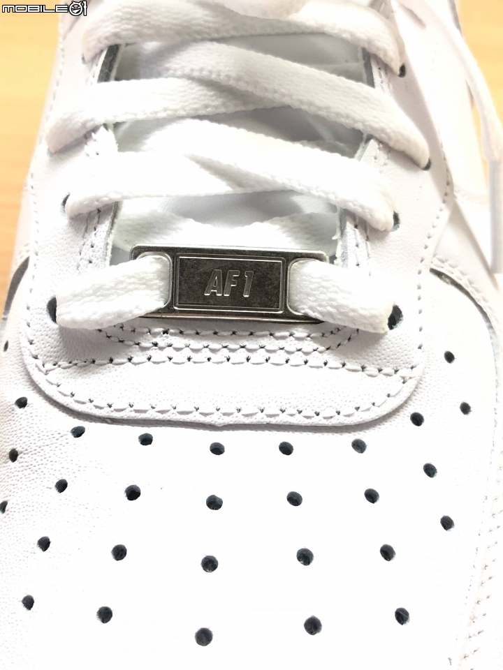 請大神們幫鑑定 Air Force 1 07 mid