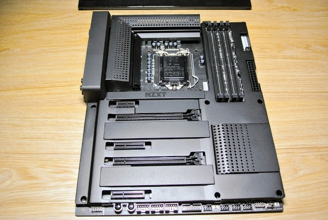 NZXT N7 Z370 潮主板 輕開箱 輕測試!