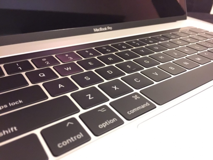 2017 macbook pro 15吋客製機後半年版的開箱文