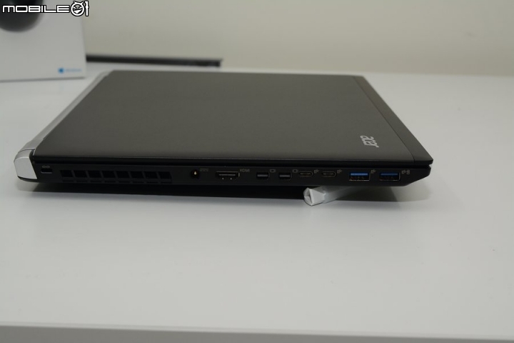 小測.充滿藍天基因的繪圖行動工作站筆電─ACER TMP852-QG