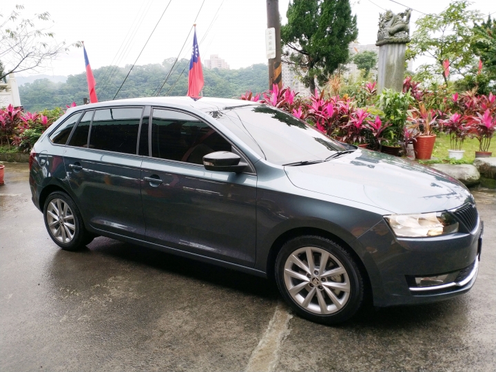 人生第一台爸爸車RAPID SPACEBACK