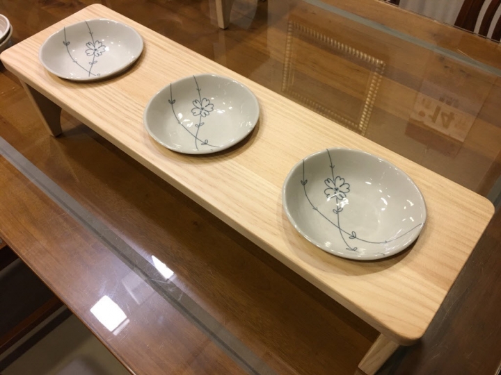 分享我做的貓碗架
