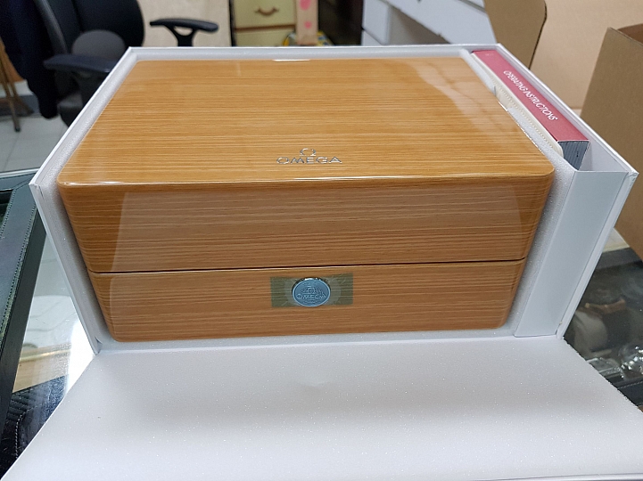OMEGA 海馬 PLANET OCEAN " BIG BLUE " 簡單開箱