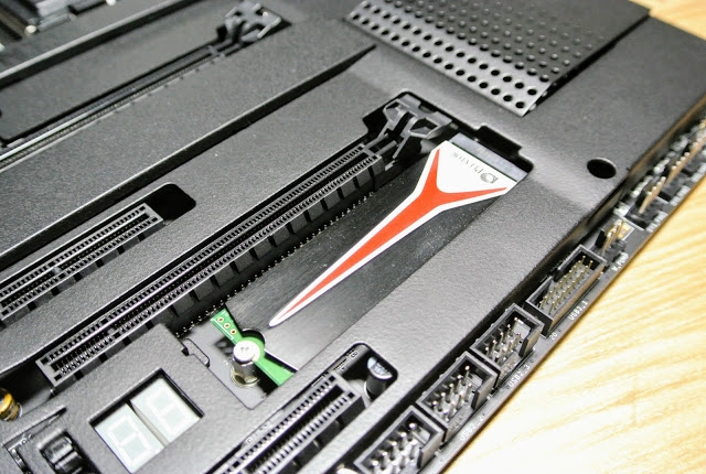 NZXT N7 Z370 潮主板 輕開箱 輕測試!