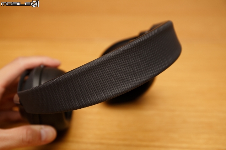 英倫降噪新血 Bowers & Wilkins PX 無線耳機試聽