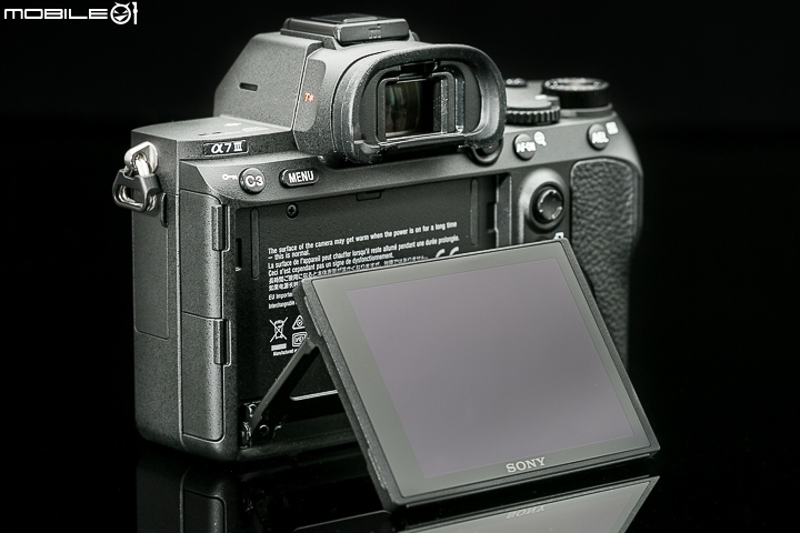 六萬有找！平民機皇的逆襲 Sony A7 III 搶先試玩！