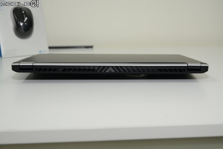 小測.充滿藍天基因的繪圖行動工作站筆電─ACER TMP852-QG