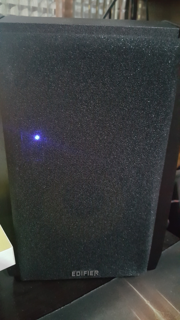 Edifier R1010BT 藍芽喇叭簡易開箱分享