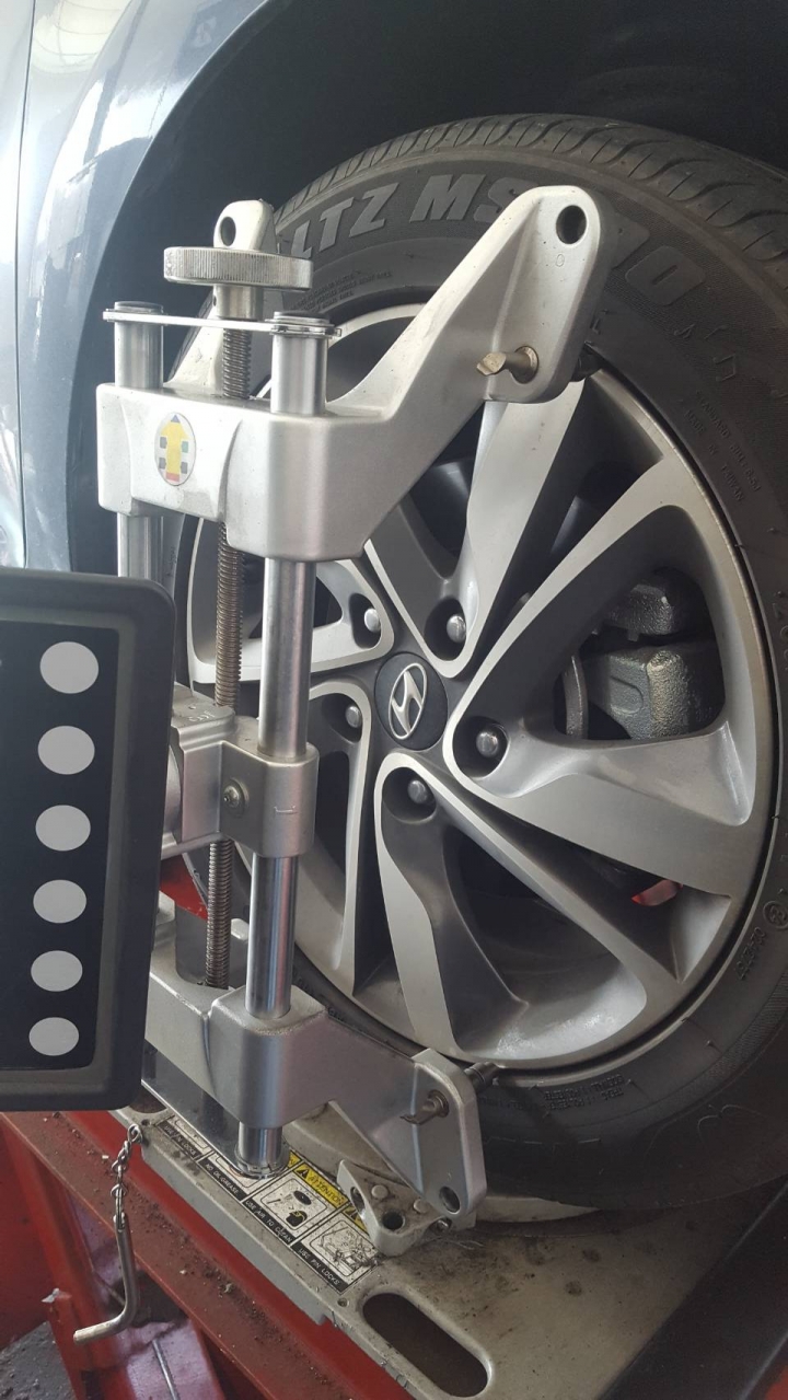 Elantra EX 底盤牛擔撞凹問題