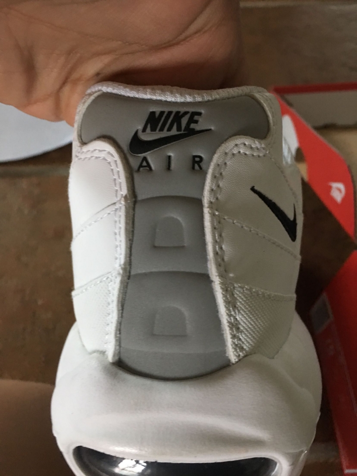 求大大幫我看看 AIR MAX 95 白