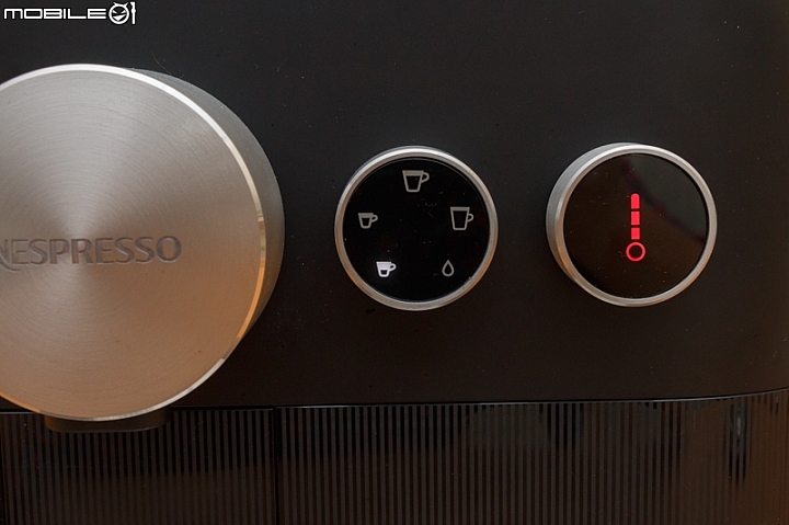 【開箱】沖煮咖啡更細膩 Nespresso Expert咖啡機