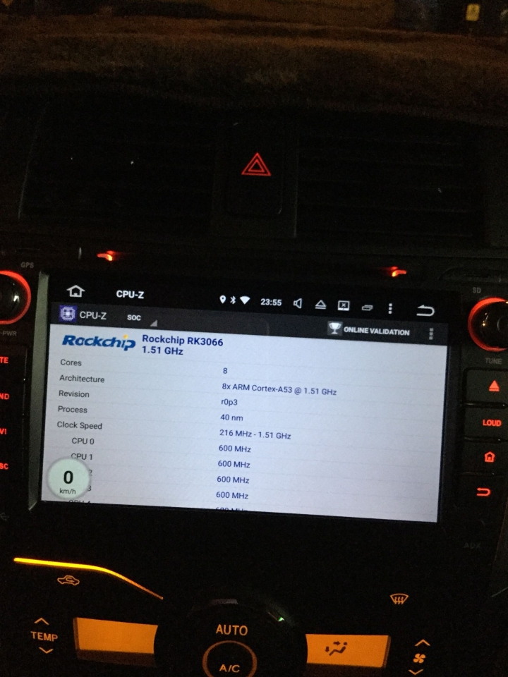 買了一台八核心的車機?