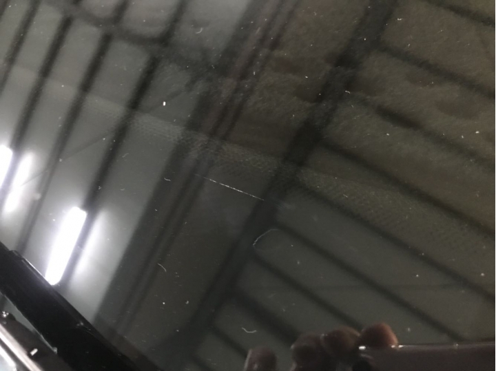 17年式 Focus 前檔玻璃（疑似裂痕？）