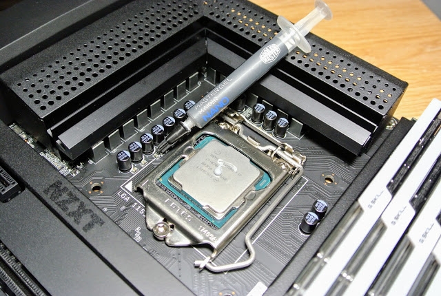 NZXT N7 Z370 潮主板 輕開箱 輕測試!