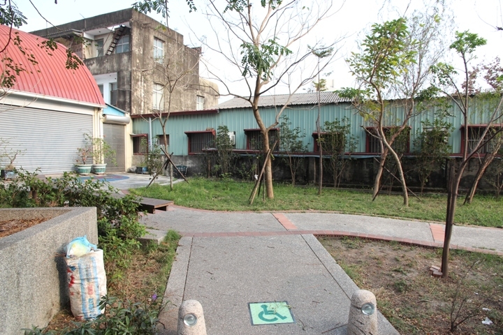 騎 向 不 在 「 水 上 」的 水 上 鄉