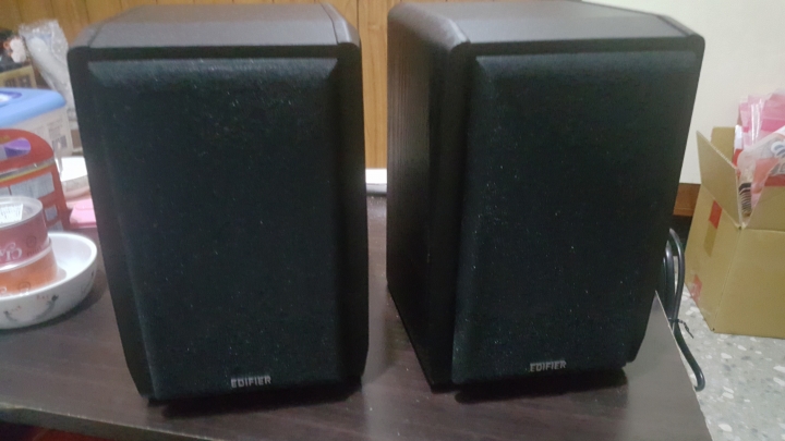 Edifier R1010BT 藍芽喇叭簡易開箱分享