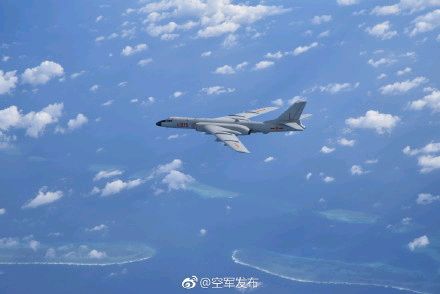 共機轟炸機群，跨區遠征