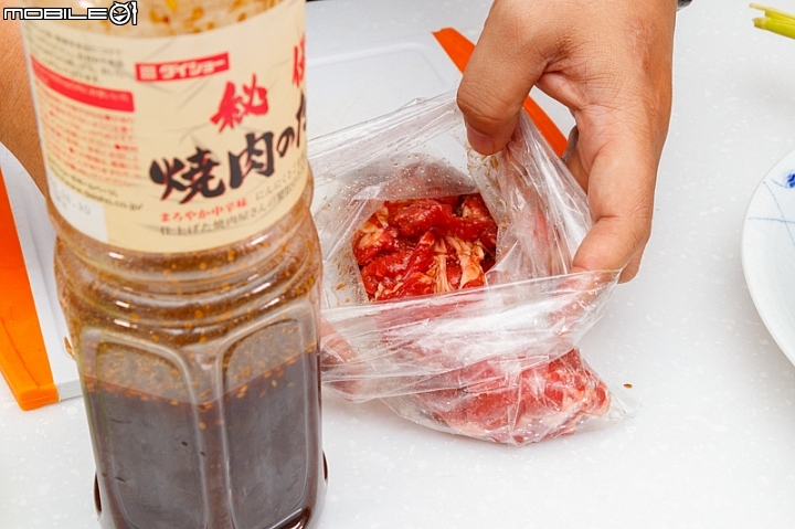 SHARP AX-XP4T水波爐 一爐四菜：烤雞腿、腰果蝦仁、蛤蠣絲瓜與銀芽牛肉捲 料理分享
