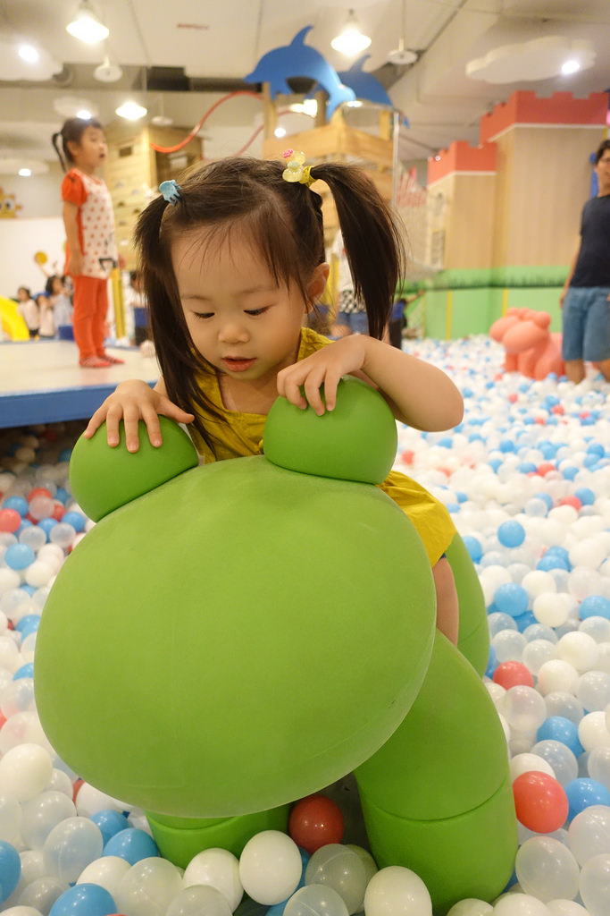 【親子景點】高雄大魯閣草衙道內遊戲愛樂園好大好好玩啊