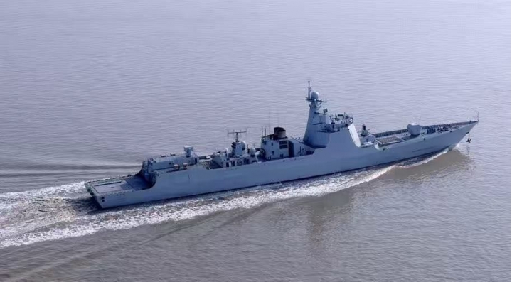 2020年這一關鍵節點，中國海軍就至少會擁有30艘054A、20艘052C/D、6艘055大驅、2艘常規動力航母。