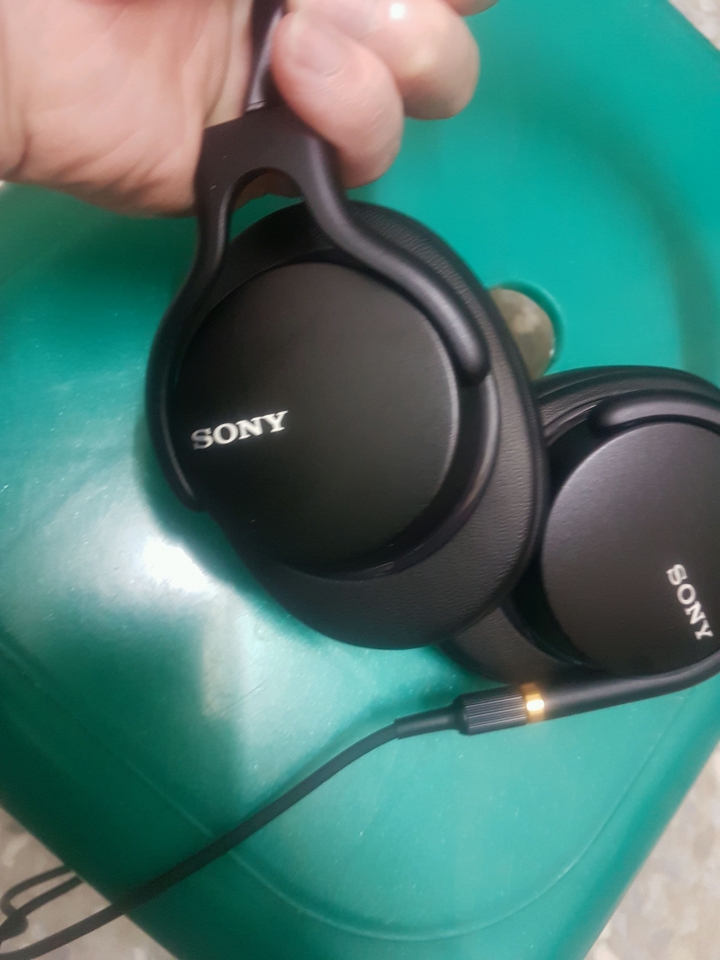 Sony新款Mdr-1AM2開箱