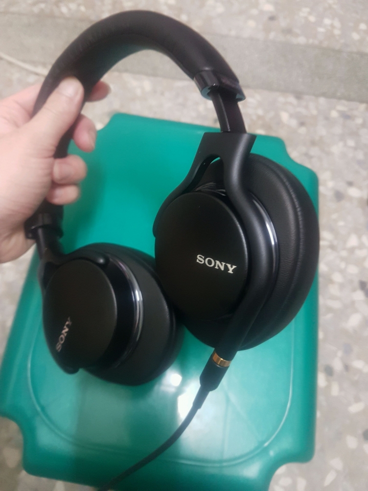 Sony新款Mdr-1AM2開箱