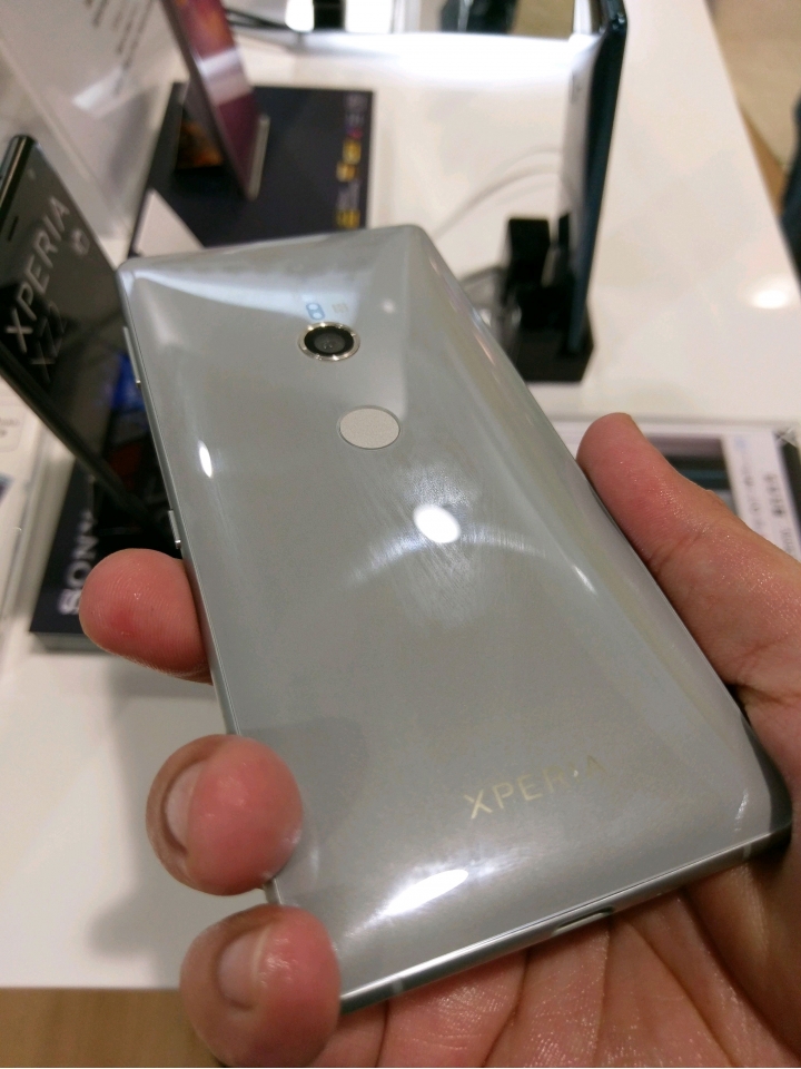 XZ2 實際摸摸看玩玩看