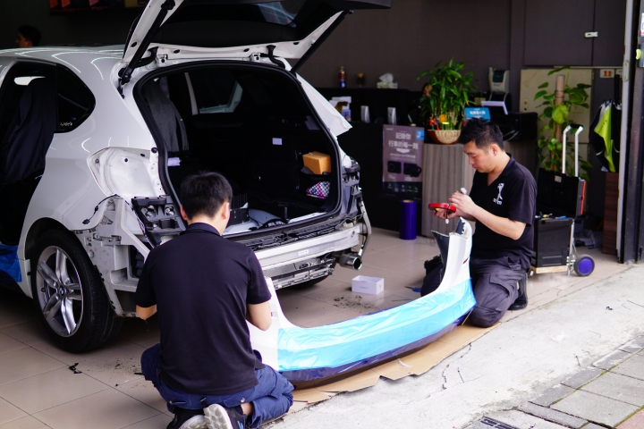BMW 2AT加裝盲點偵測系統紀實