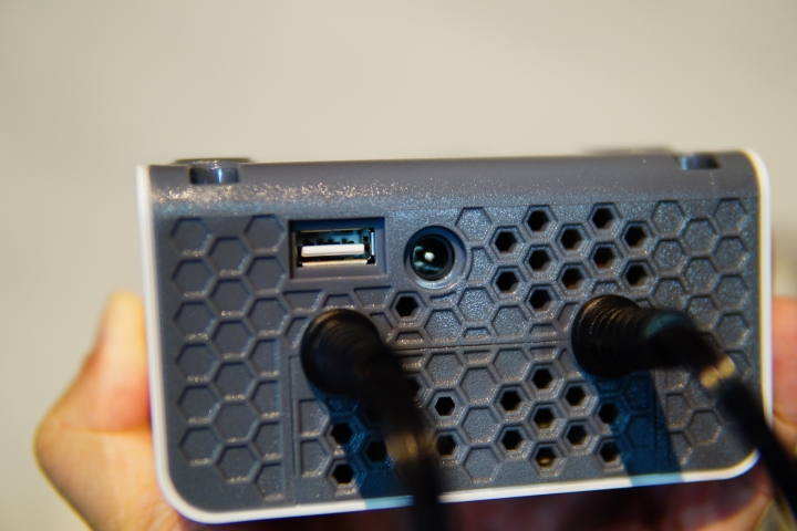 電瓶的守護神-麻新電子MASHIN SC-1000+ 智慧型(鉛酸/鋰鐵)雙模充電器開箱(圖多)