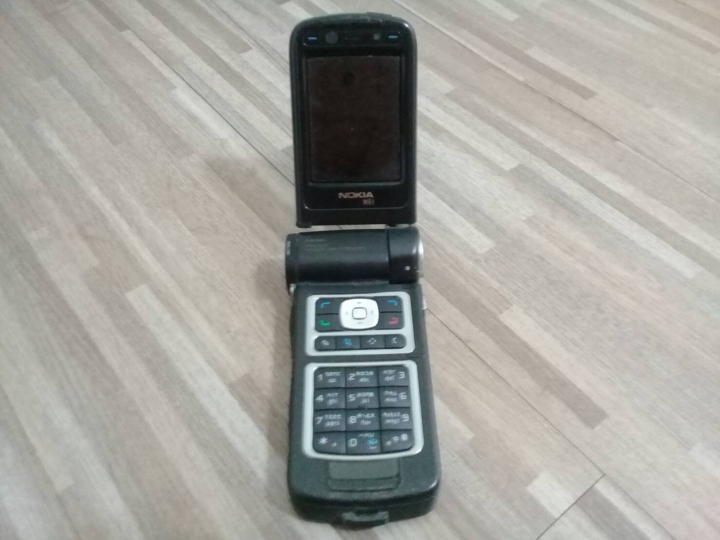 預購買Sony or HTC 問題,請各位大大幫釋疑,感恩^^