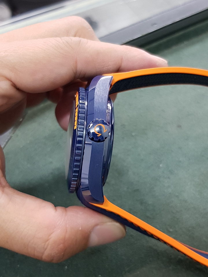 OMEGA 海馬 PLANET OCEAN " BIG BLUE " 簡單開箱