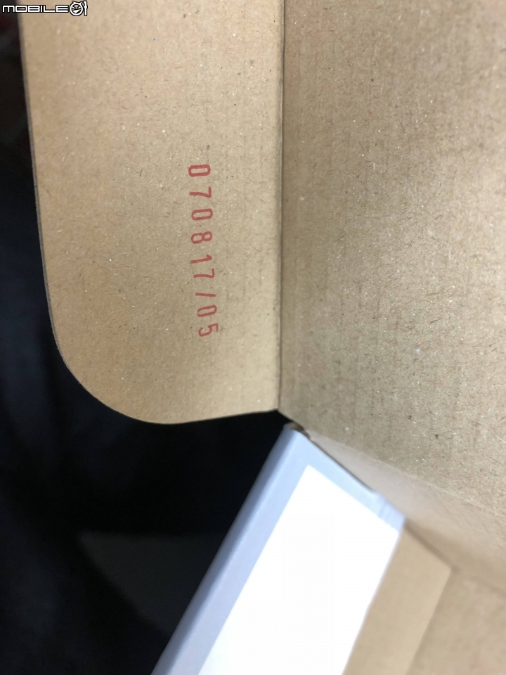 請大神們幫鑑定 Air Force 1 07 mid