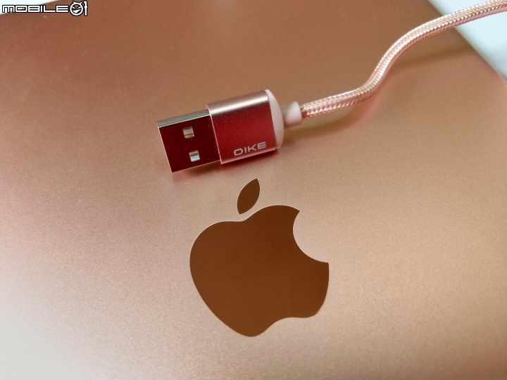 DIKE – ( Lightning Type-C Micro USB )磁吸充電線